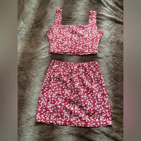 SHEIN- Womans 2pc Matching Set Top and skirt - Picture 4 of 10